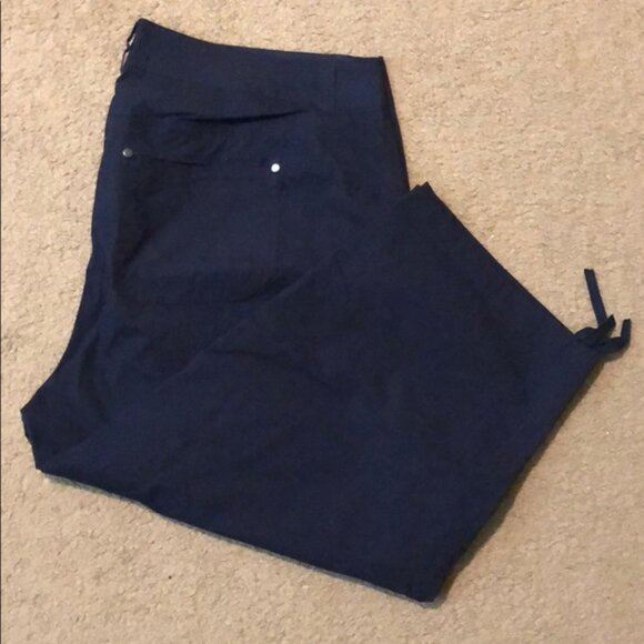 Ellos Navy Capris - Picture 2 of 2